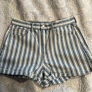 AE striped shorts 🤎